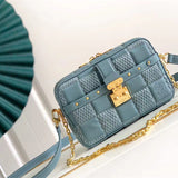  Refined everyday bag carried on shoulder 16