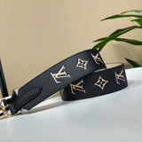  Timeless shoulder bag front view