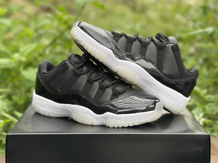 Nike Men's & Women's Luxury Low-Top Trainers — Style 225 side view