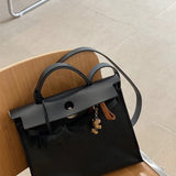 modern shopper bag detail view showing craftsmanship 14