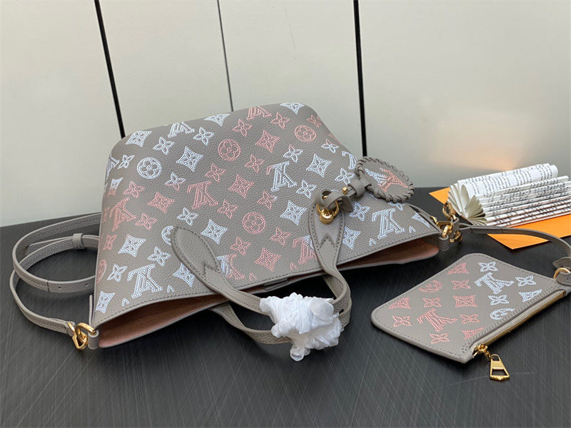  curated carryall bag detail view showing craftsmanship 8