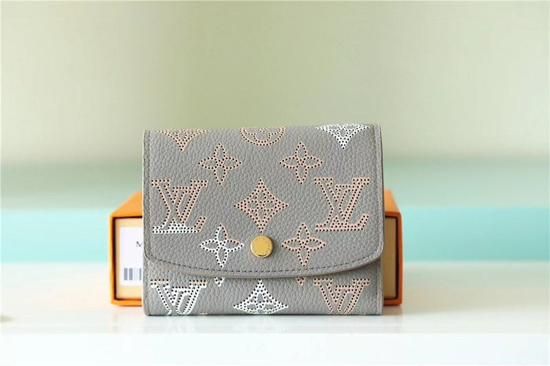  Minimalist carryall bag front view
