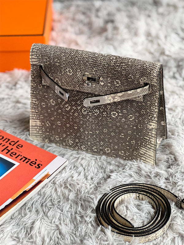  carryall bag interior and compartment view 9