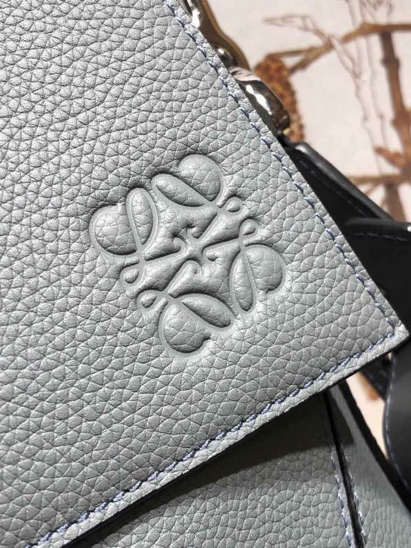 Ziva's Charm handbag – carry view (36.5cm*27.5cm*10cm)