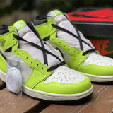 Nike Men's & Women's Designer Low-Top Shoes — Style 221 hardware detail