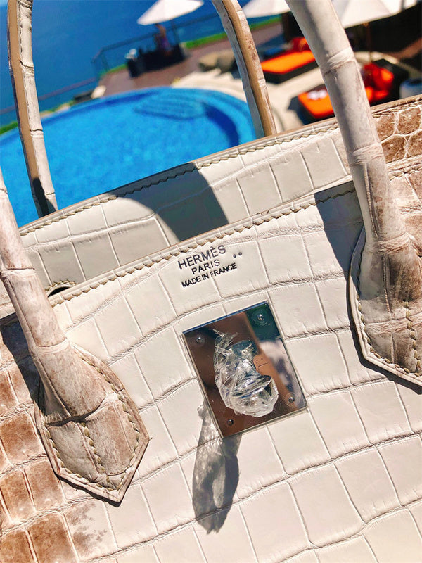  signature structured bag detail view showing craftsmanship 8