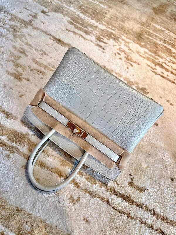  statement everyday bag styled with outfit