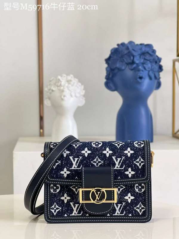 Side profile of chic statement women's handbag – women's luxury accessory