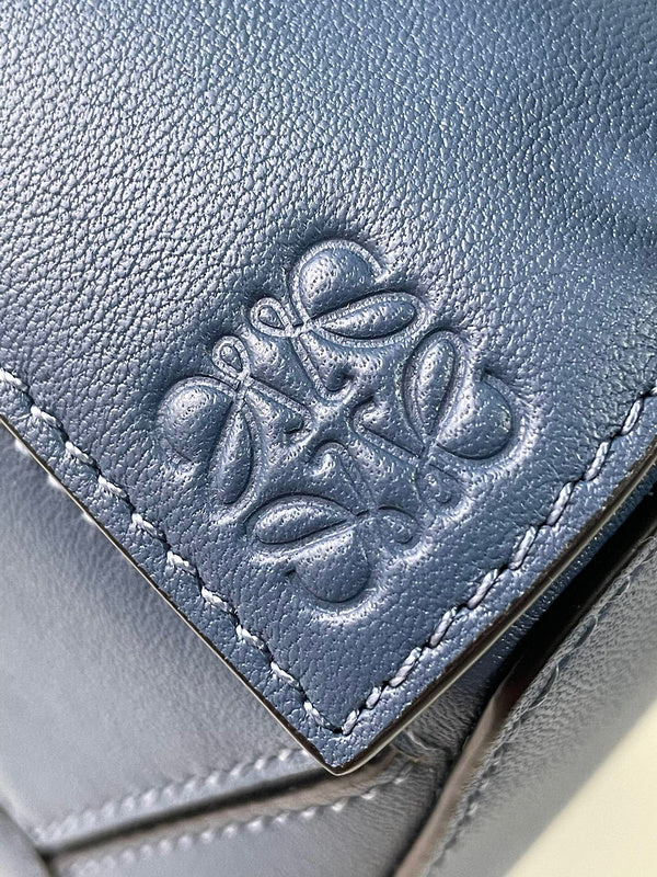 Ziva's Charm handbag – back view (12.5cm*18cm*8cm)