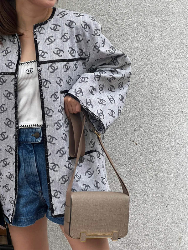  minimalist everyday bag styled with outfit 12