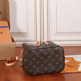  shoulder bag interior and compartment view 9