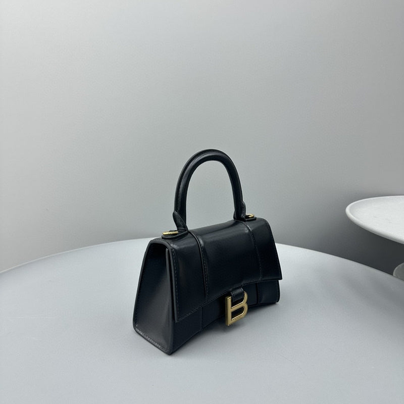 Zivas Charm Effortless Sophistication Fashion Handbag (Considered Detail & Form) – Lifestyle Shot