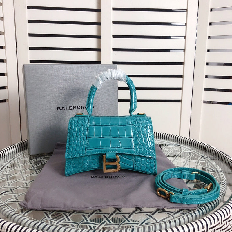 Close-up detail of structured polished women's handbag – women's luxury accessory