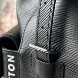  Sleek shoulder bag front view 7