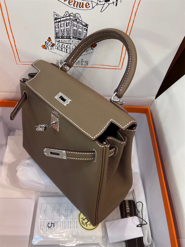  Clean-Lined carryall bag carried on shoulder