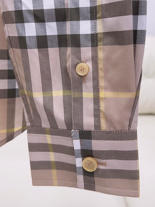 Side profile view of Burberry luxury piece style No.070