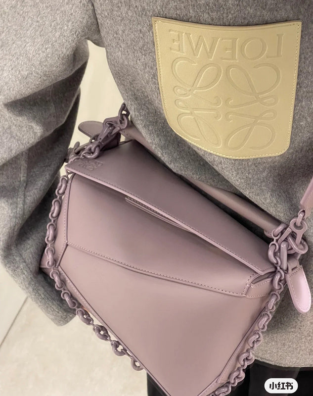 Ziva's Charm handbag – product shot (25cm*10.5cm*16cm)