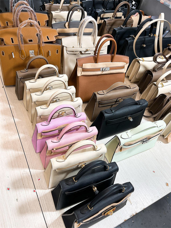  Modern everyday bag front view
