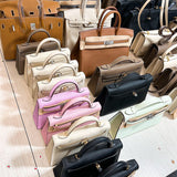  Modern everyday bag front view