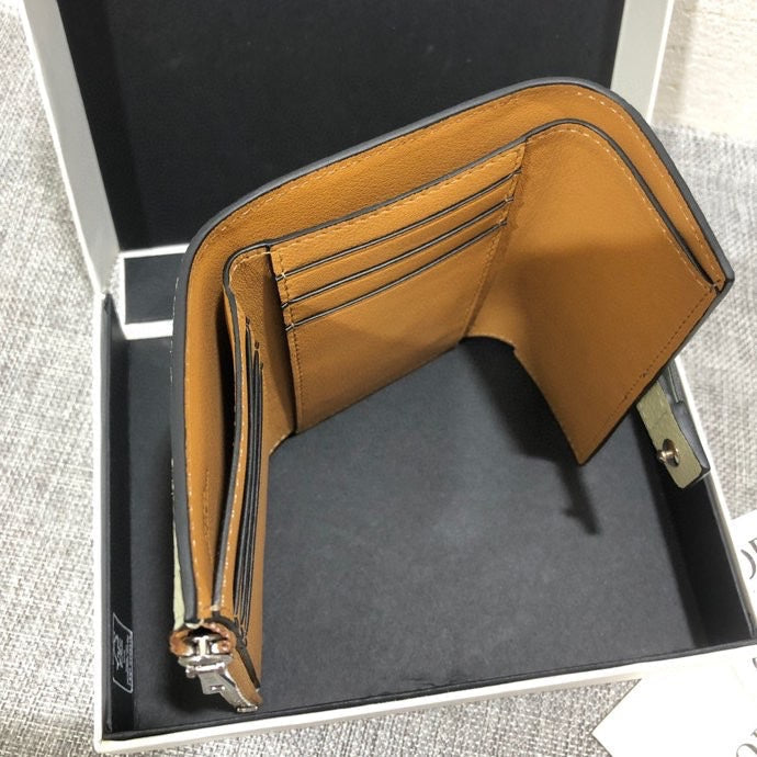 Ziva's Charm handbag – product shot (Standard Size)