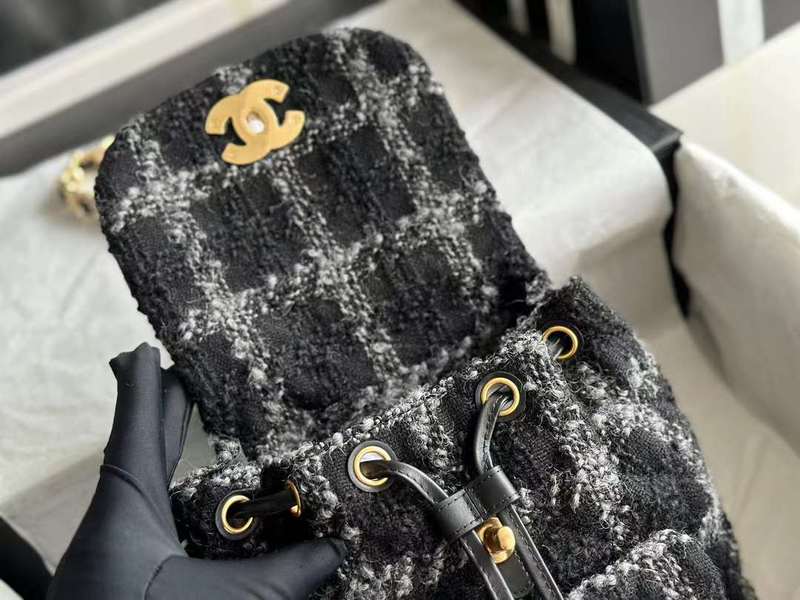Zivas Charm Chic Craftsmanship Everyday Handbag (Versatile Style Statement) – Full Silhouette