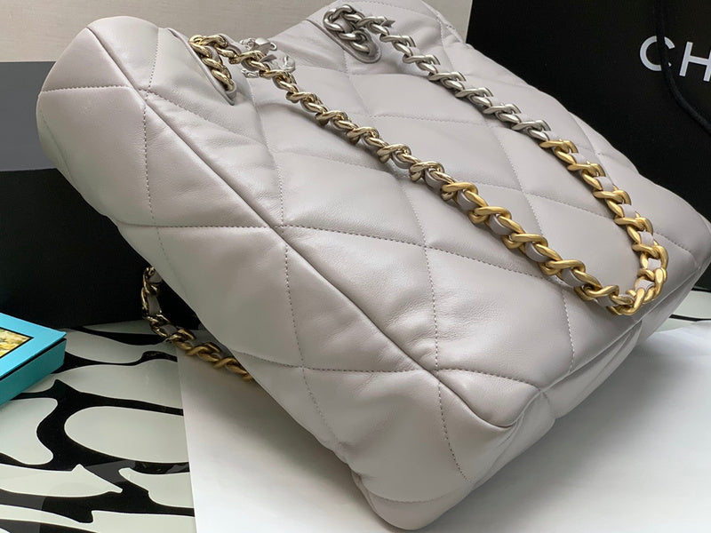  women's handbag, spacious design, view 8