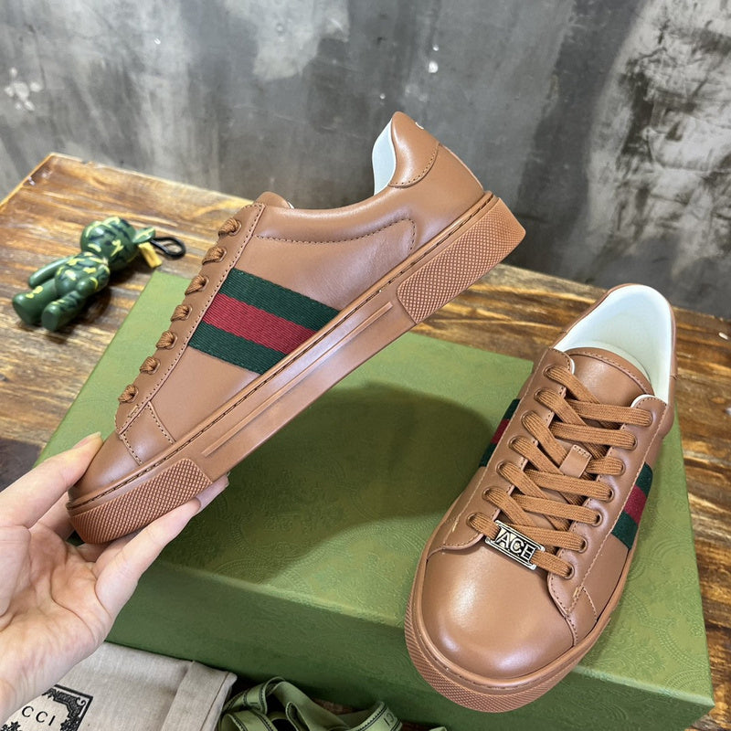 Gucci classic monochrome luxury sneakers view 6 low-top design