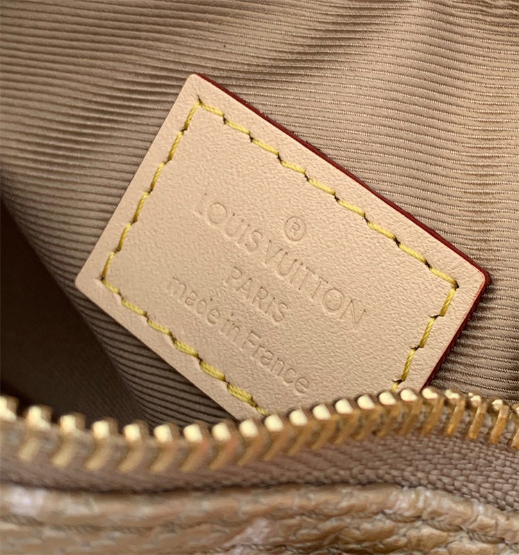  Classic satchel carried on shoulder