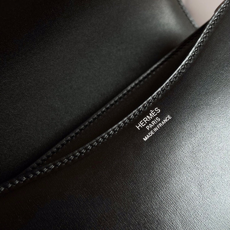 Chic bag shown from front angle