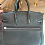  sleek tote bag detail view showing craftsmanship 8