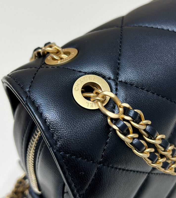  women's handbag, mid design, view 4