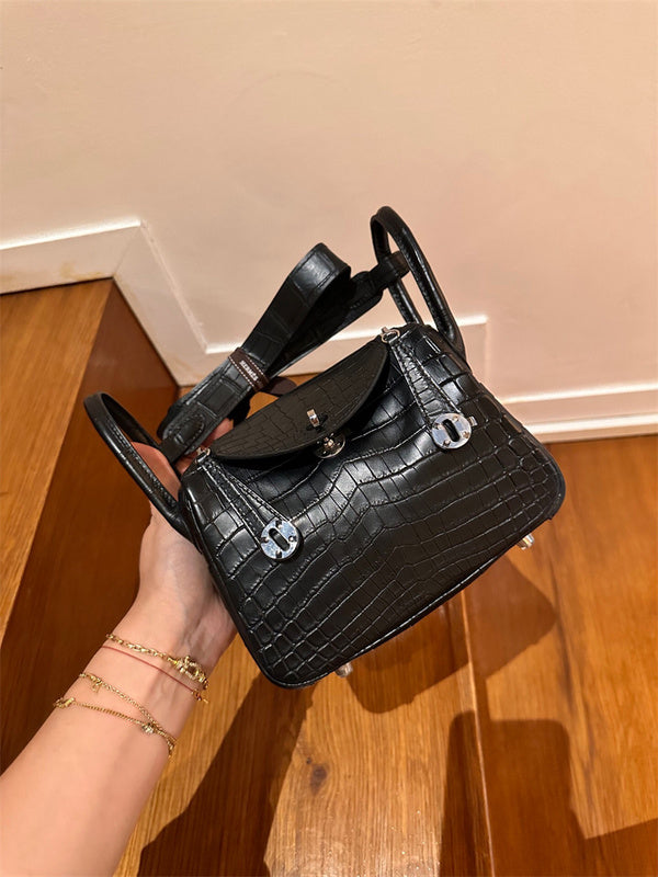  Versatile structured bag carried on shoulder 10