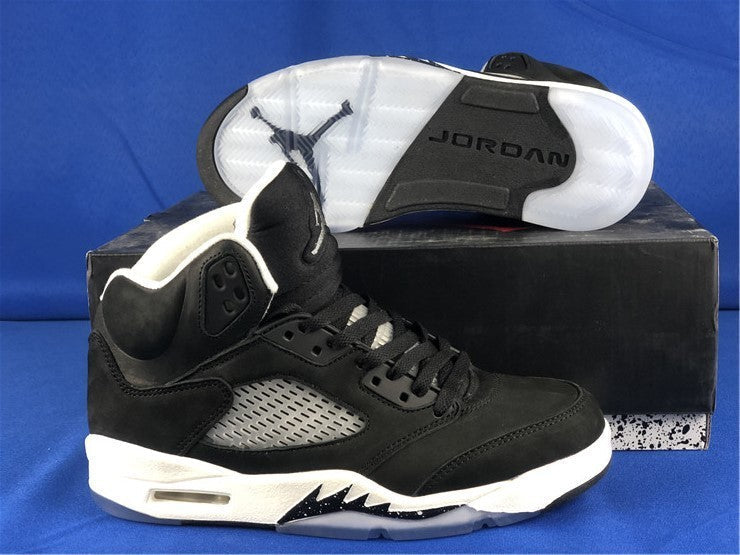 Nike Men's & Women's Designer Lifestyle Shoes — Style 140 detail view