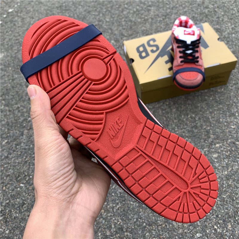 Nike Men's & Women's Designer Lifestyle Shoes — Style 200 angle view