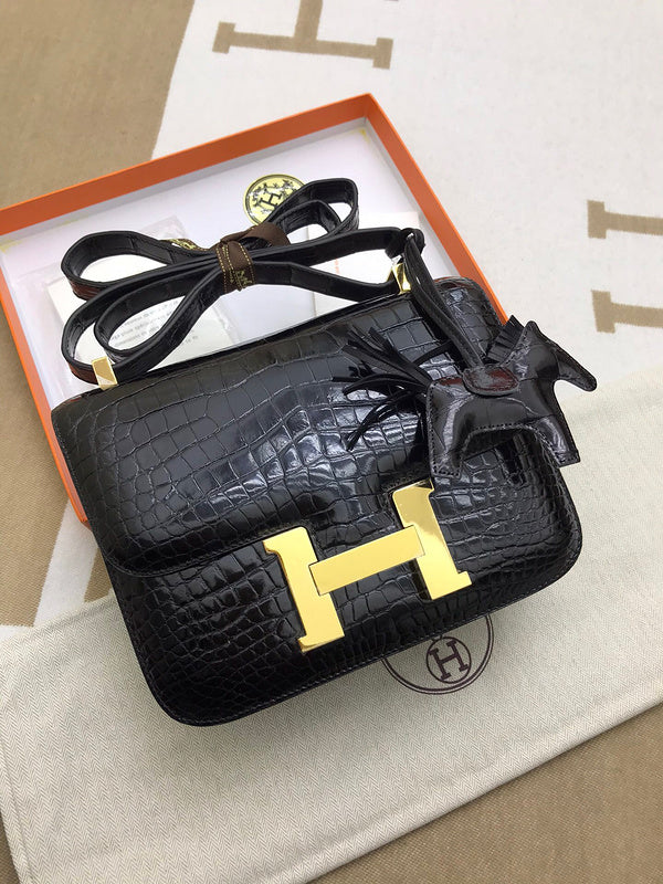 Streamlined bag women's premium everyday handbag