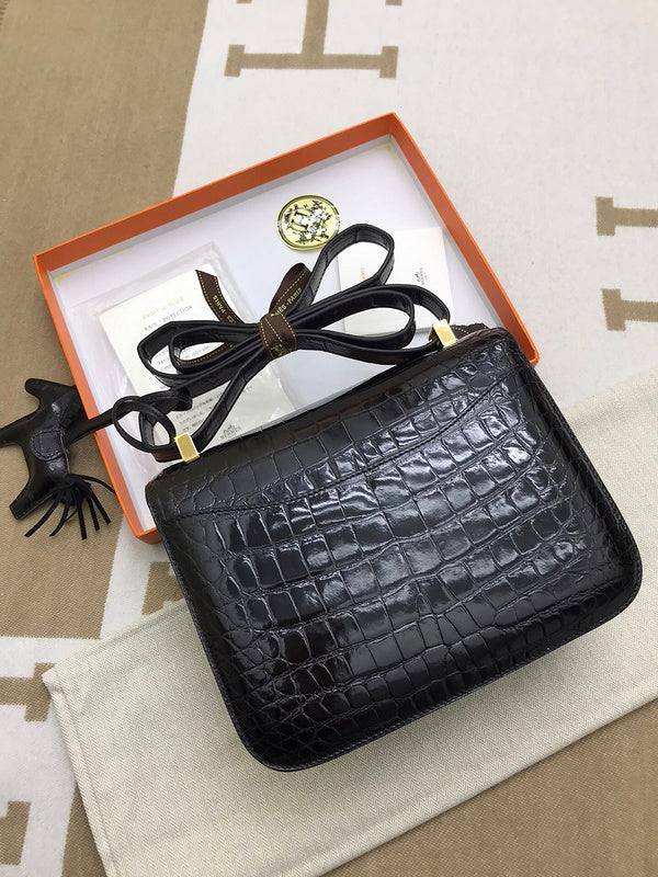 Close-up detail of streamlined bag design