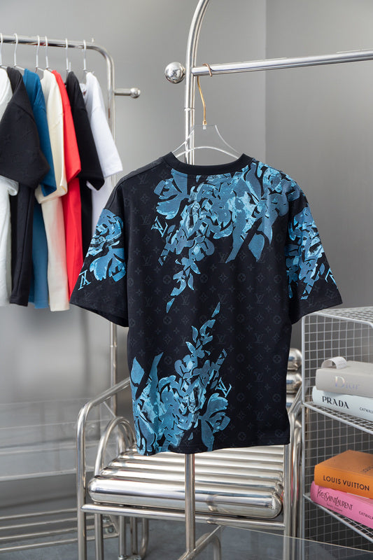 Side profile of Louis Vuitton cotton t-shirt with logo-detail design