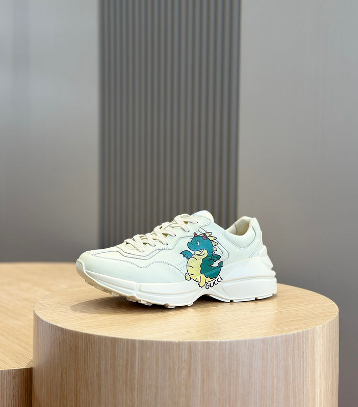 Gucci fresh white-and-black luxury sneakers view 9 streetwear statement look