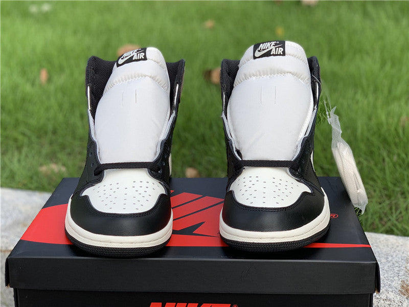 Nike fresh white-and-black luxury sneakers view 4 signature lace-up style