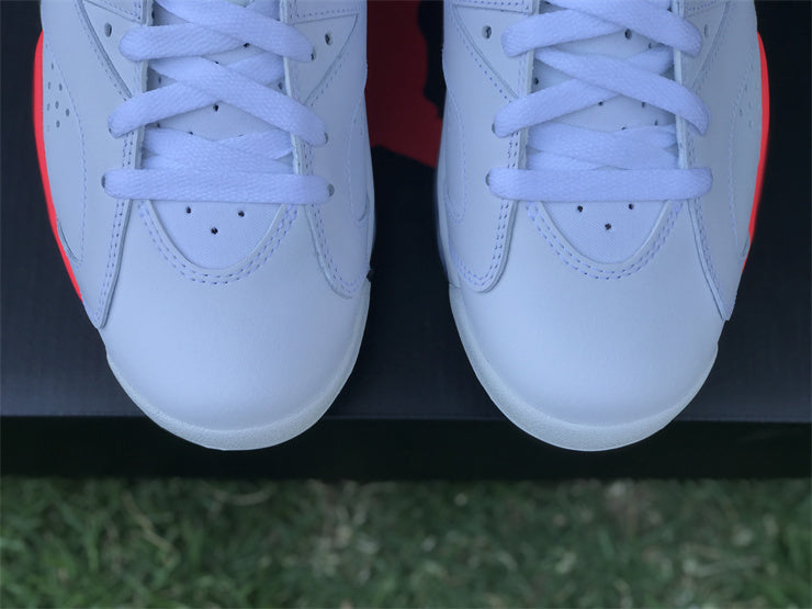 Nike clean off-white luxury sneakers view 7 chunky sole construction