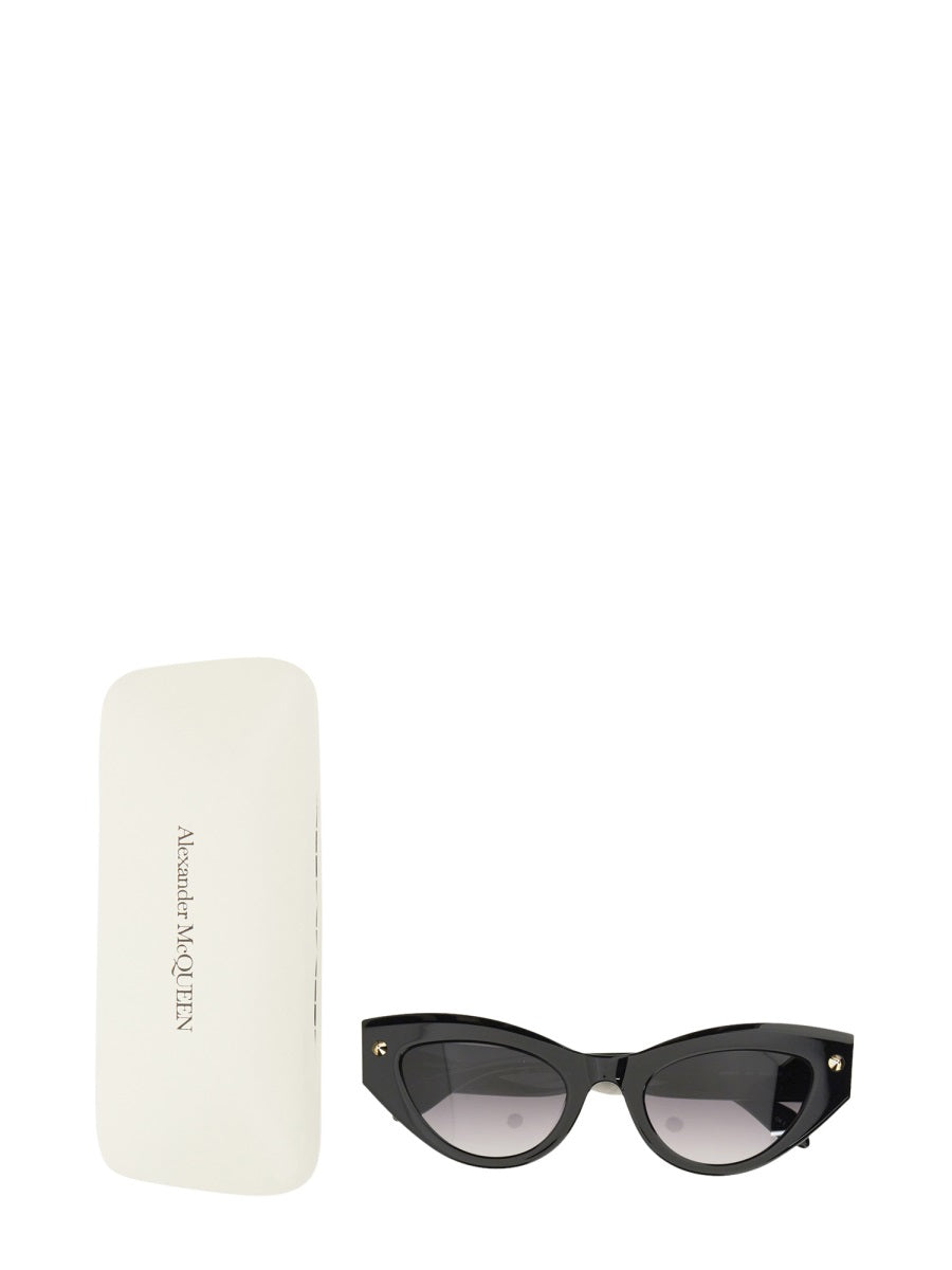 Alexander McQueen Sunglasses? Alexander Mcqueen Women Cat-Eye Sunglasses Spike Studs Luxury Designer UV Sunglasses