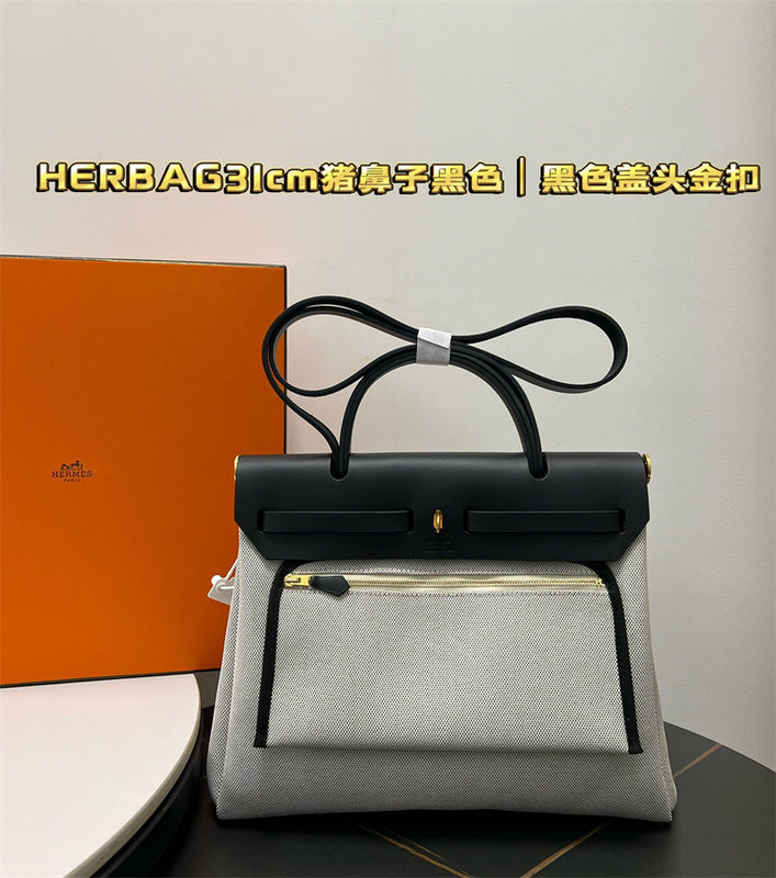  top-handle bag interior and compartment view