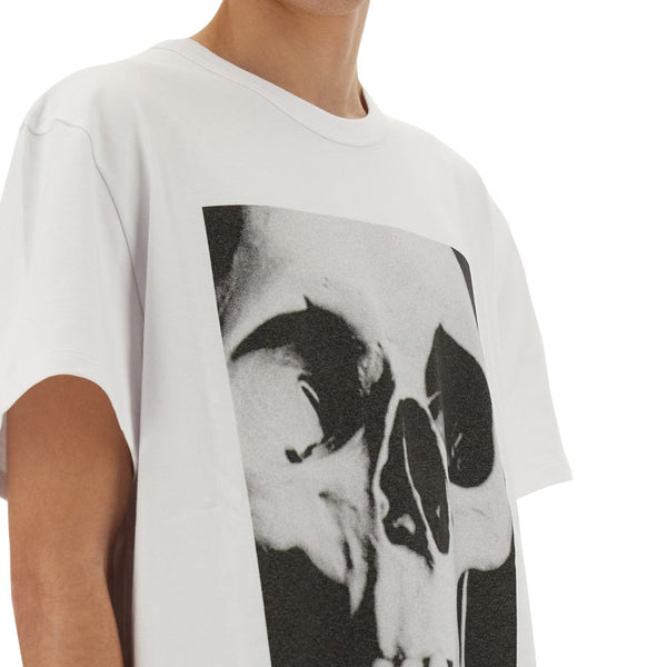Close-up of Alexander McQueen tee shirts hardware and fine stitching