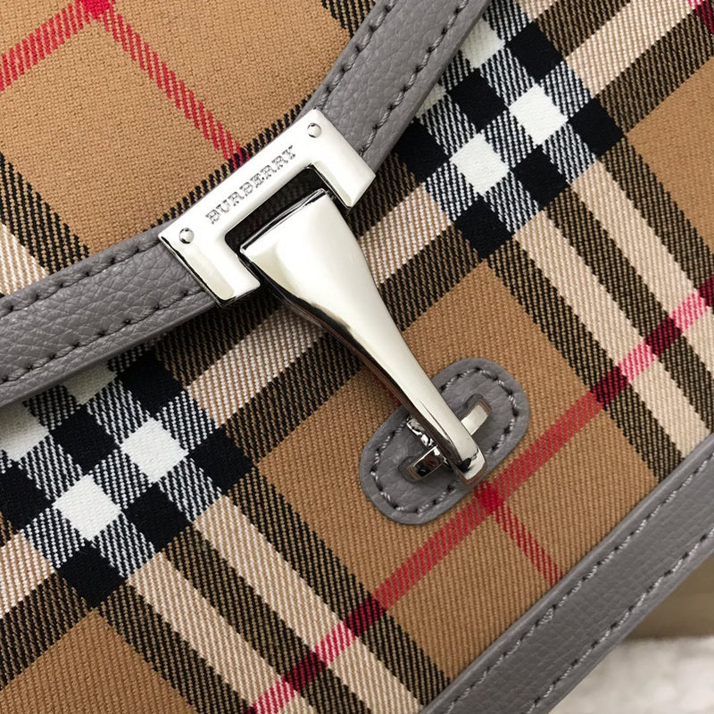 Ziva's Charm handbag – close-up view (one versatile size)