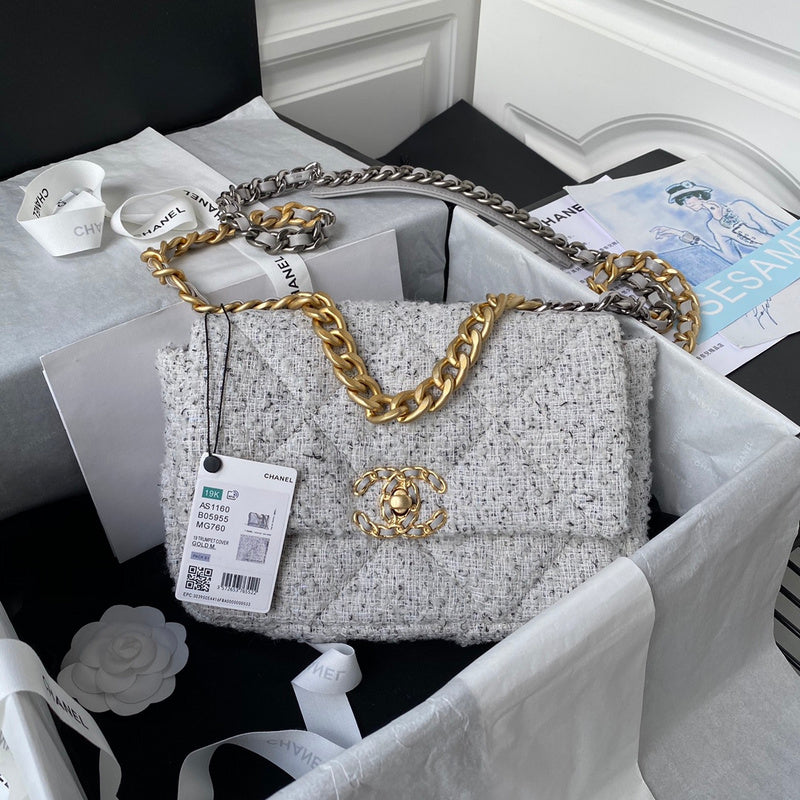  women's handbag, versatile design, view 2