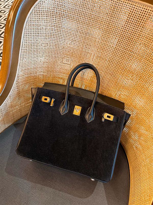  everyday bag interior and compartment view 9