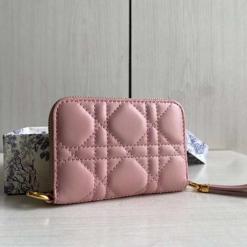 Close-up detail of modern statement women's handbag – women's designer-style accessory