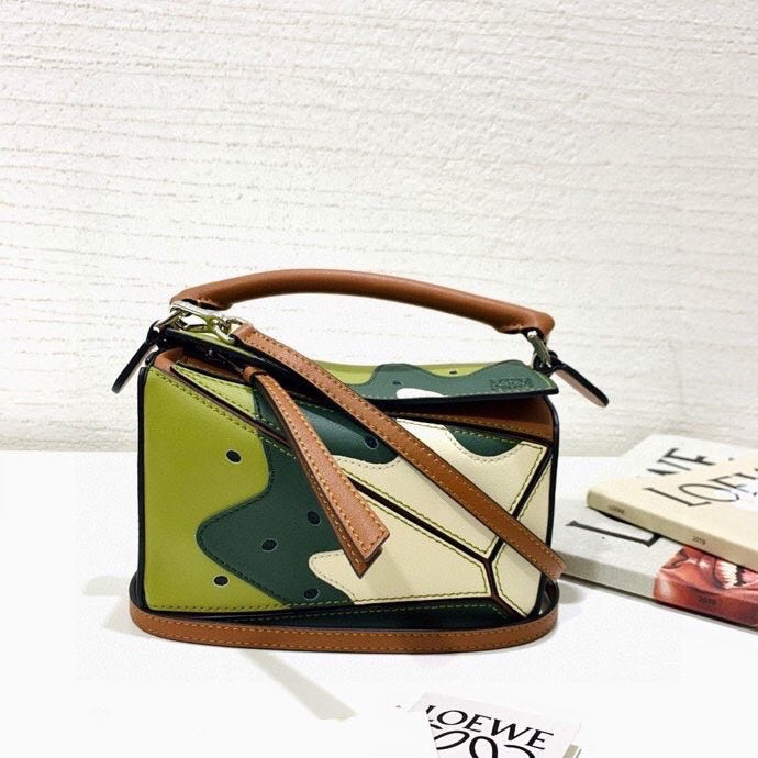 Ziva's Charm handbag – front view (18cm*11cm*7.5cm)