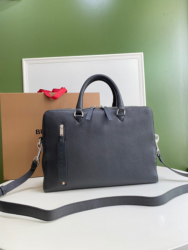Ziva's Charm handbag – front view (one versatile size)