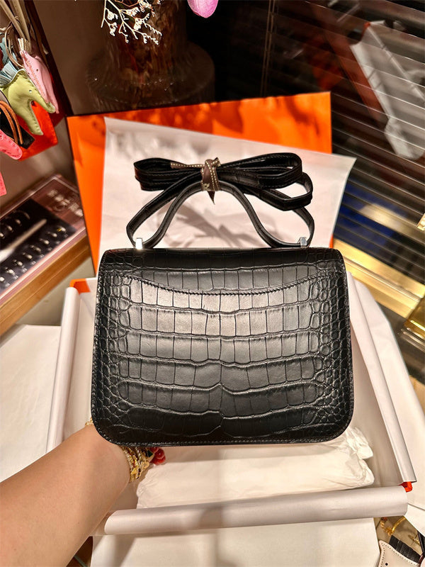  Smart satchel carried on shoulder